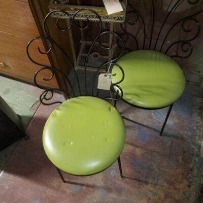 #6548 â€¢ Glass Patio Table And Chairs
