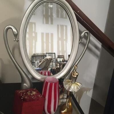 AUCTION-swan mirror