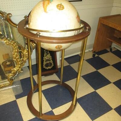 Lovely Gold Gilt Victorian Wall Mirrors 