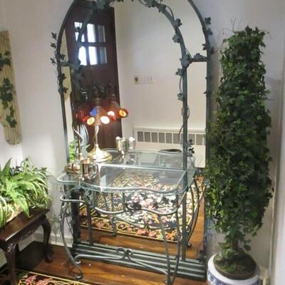 Wonderful Mirrored & Iron Attached Leaf Design Entry/Kitchen Display 