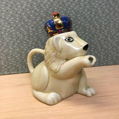 https://www.ebay.com/itm/125116417547	KB0250: Ceramic Crowned Lion Teapot marked W LOCAL PICKUP		BIN	 $19.99 
