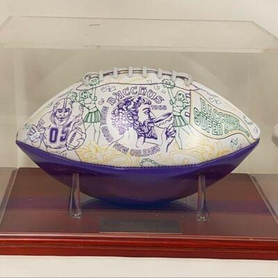 https://www.ebay.com/itm/115149181014	TU1026 BACCHUS 2005 SIGNED BALL ELIJAH WOOD & SEAN ASTIN NEW ORLEANS MARDI GRAS		 Offer...