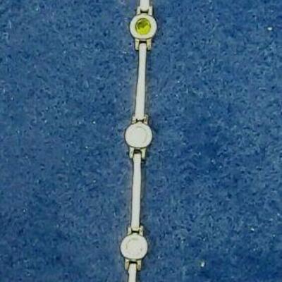 https://www.ebay.com/itm/115132882323	LAN3467 VINTAGE 7 INCH STERLING SILVER & RINESTONE BRACELET (9.7 GRAMS)		BIN	 $19.99 
