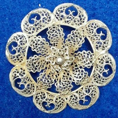 https://www.ebay.com/itm/125041604421	LAN3459 STERLING SILVER FILIGREE PIN BROOCH ( 5.7 GRAMS )		BIN	 $19.99 

