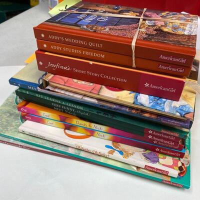 https://www.ebay.com/itm/125045112050	HS8022 The American Girl Books (14) - Addy Wedding Guilt, Addy Studies Freedom, Josefina's...
