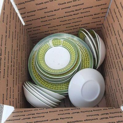 https://www.ebay.com/itm/125076908686	SB3000 ASSORTED BOX LOT , PLATES, BOWLS ETC		Offer	 $24.99 
