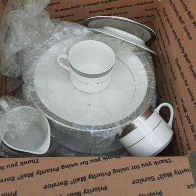 https://www.ebay.com/itm/115164041008	SB3005 ASSORTED BOX LOT , PLATES, BOWLS ETC		Offer	 $24.99 
