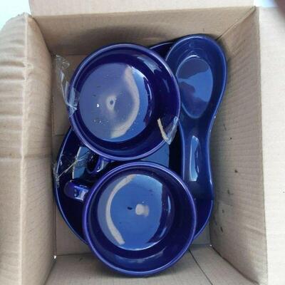 https://www.ebay.com/itm/015078185935	SB3036 ASSORTED BOX LOT , PLATE, BOWLS ETC		Offer	 $24.99 
