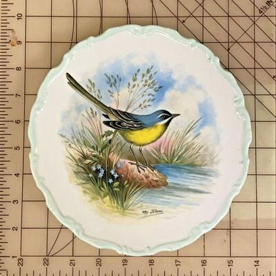 https://www.ebay.com/itm/125062005576	TU1000 ROYAL ALBERT BONE CHINA WITH GREY WAGTAIL BIRD DESIGN C.1982 		Offer	$19.99 
