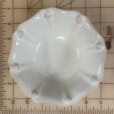 https://www.ebay.com/itm/125045308439	LV1000 JULISKA BERRY AND THREAD DISHES 		BIN	
