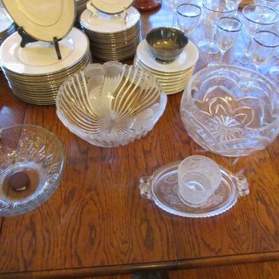 CRYSTAL & GLASS SERVING BOWLS