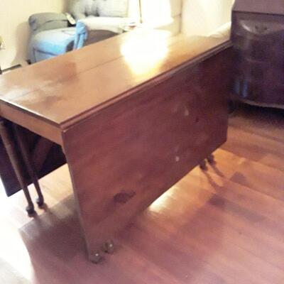 8' gateleg table with two leaves