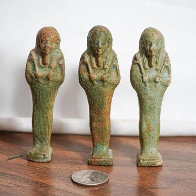 2 egyptian figures