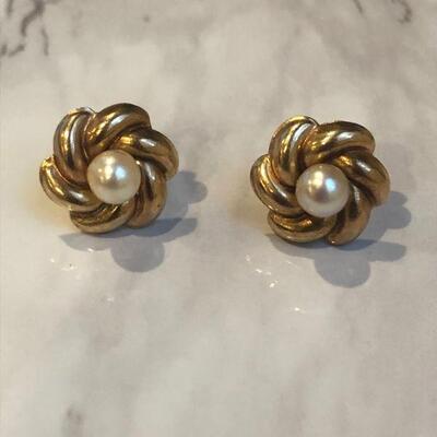 14kt gold earrings