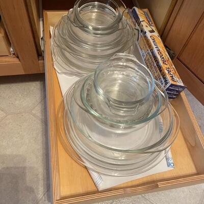 Pyrex bakeware 