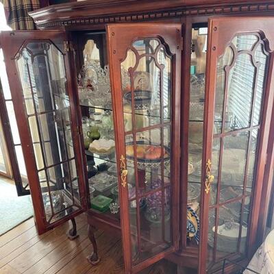 Lots of unique crystal items 