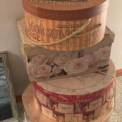 French and floral hat boxes
