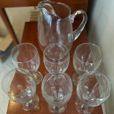 Glass pitcher and glasses