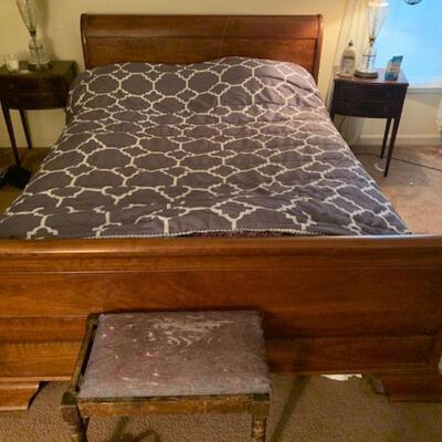 Solid oak sleigh bed