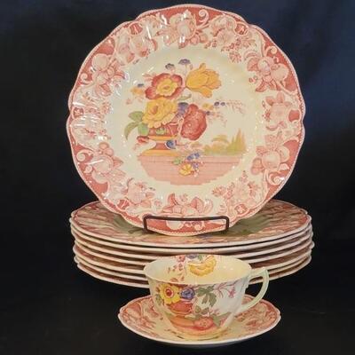 (33) Royal Doulton 'Pomeroy' English China Set:
8 Dinner Plates, 1 Salad Plate, 7 Dessert Plates, 8- Saucers, 7 Cups, 2 Vegetable Bowls,...