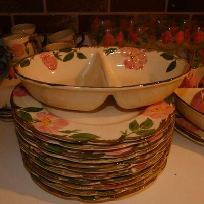 Franciscan China being sold as set 