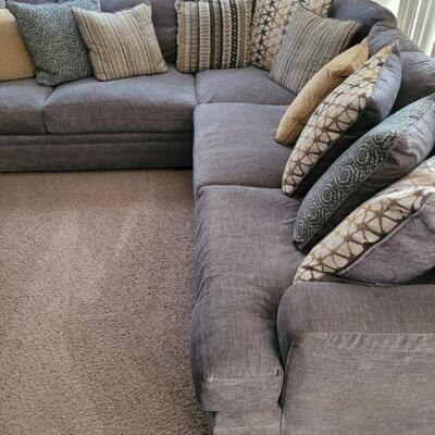sectional sofa in very good condition