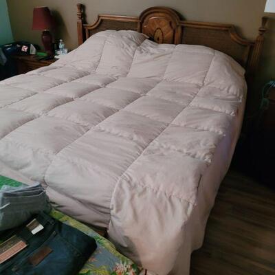 king bed, complete, bedding separately