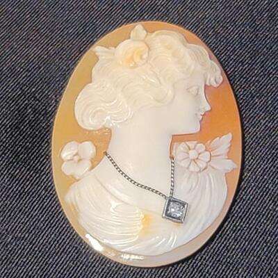 Cameo: Loose Shell with attached Diamond Necklace