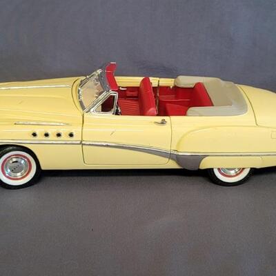 1949 Buick Roadmaster Convertible Beige 1/8 Scale Diecast Model Car by Motormax Timeless Classics
11.5in L x 4in W x 2.75in H