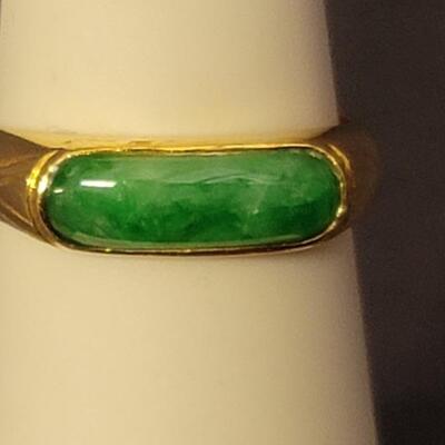 14k Jade Ring Size 6Â½, 3.09 grams