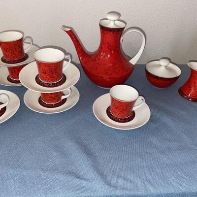 Spanish Flamenco Tea Set, Service for 6
EspaÃ±a Flamenco BLOCK BIDASOA Tea Set
Teapot, Creamer, Lidded Sugar, 6 Teacup & Saucer Sets