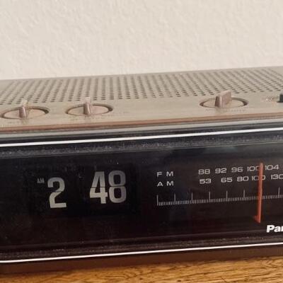 Retro Tech: Panasonic Clock Radio, Alarm Clock