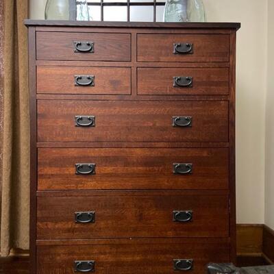 Le Meuble Villageois Mission Oak Queen Bedroom set - 2 nightstands, bed frame, chest of drawers, round table