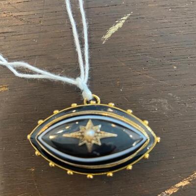 14k gold Agate Victorian Mourning brooch/pendant!!