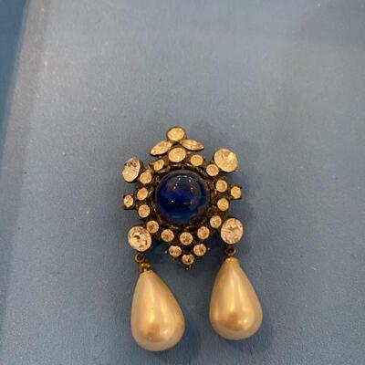 1920s Pearl and paste brooch