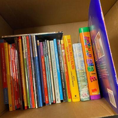 https://www.ebay.com/itm/125062081600	HS7083 Home School Book Box Lot - Local Pickup - Early Elementary Fiction Books		BIN	 $19.99 
