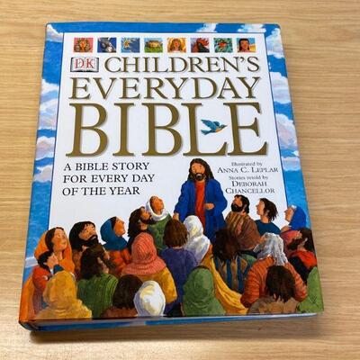 https://www.ebay.com/itm/115154872259	HS8109 Children's Everyday Bible Book by Deborah Chancellor ISBN 0789488582		Offer	 $19.99 
