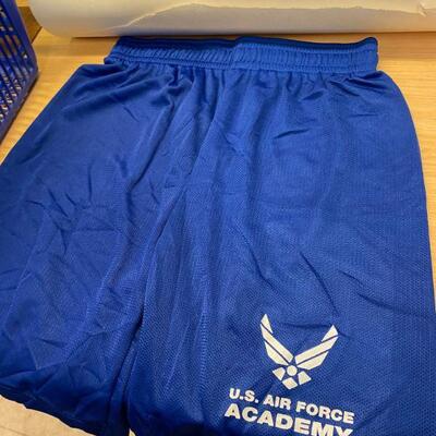 https://www.ebay.com/itm/115185528908	HS8134 3 US Air Force Academy Gym Shorts Small		Offer	 $19.99 
