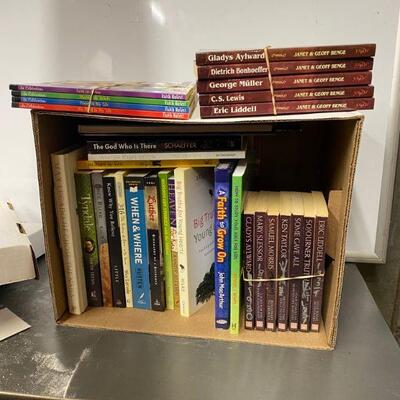 https://www.ebay.com/itm/115150643414	HS7082 Home School Book Box Lot - Local Pickup - Christian, Inspirational, Fait		BIN	 $19.99 
