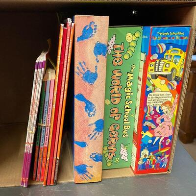 https://www.ebay.com/itm/125062081577	HS7054 Home School Book Box Lot - Local Pickup - Magic School Bus Books		BIN	 $19.99 
