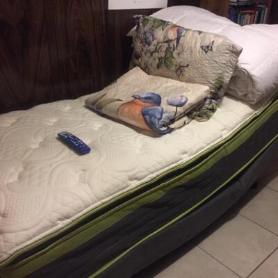 Easy Rest, Ultra plush lift mattress with massage, cordless remote, (Twin ) Clean, like new. 