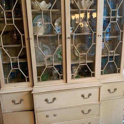 Matching hutch to match glass card table