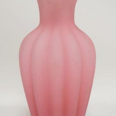 1095	TALL PINK SATIN GLASS RIBBED VASE W/RUFFLED TOP, 11 IN HIGH
