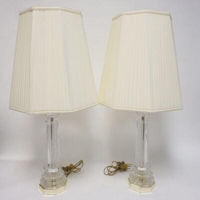 1100	PAIR OF CLEAR GLASS TABLE COLUMN LAMPS, PLEATED CLOTH SHADES, 30 1/2 IN HIGH
