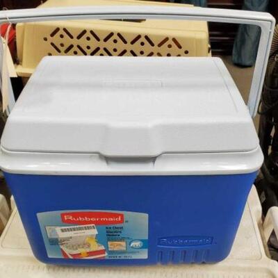 #4602 â€¢ 2 Ice Chests Brands Include Igloo And Rubbermaid Measures Approx 24"x14"x15"-15"x12"x13"