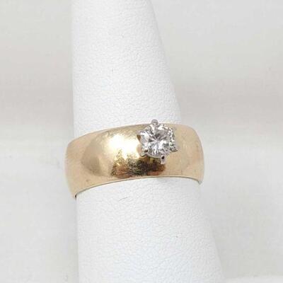 106	

14k Gold Ring with Stunning Diamond, 6.7g
Weighs Approx: 6.7g Ring Size: 7.5