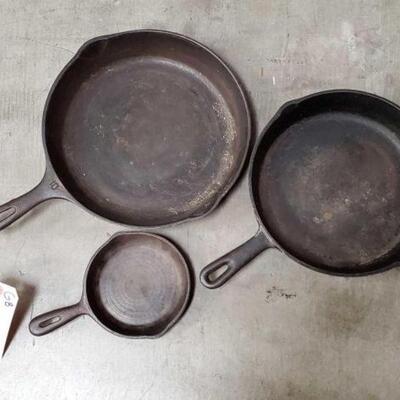 #4550 â€¢ (3) Cast Iron Pans