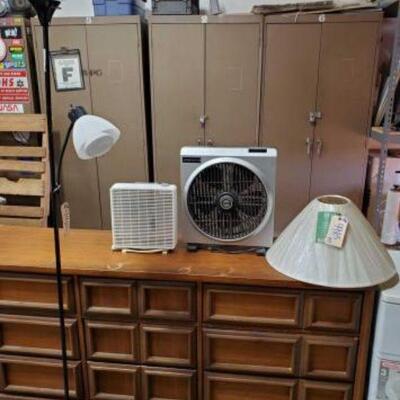 #4925 â€¢ 2 Fans, Standing Lamp, And Lamp Shade