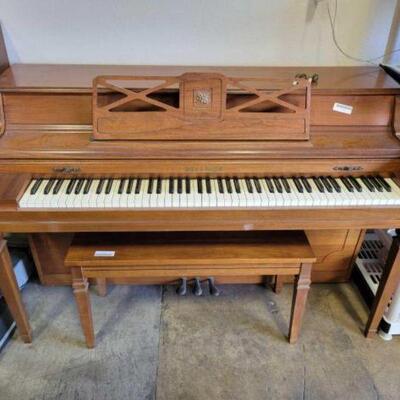 #3058 â€¢ Kohler & Campbell Piano And Chair Piano Mesures Approx: 57" x 24" x 38" Bench Measures Approx: 34" x...