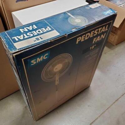 #4938 â€¢ 4 Boxes Of Misc Items
Includes Keyboard, Board Games, Basketball, Throw Pillows, Blankets, Fan, Lamps, Wrapping Paper,...